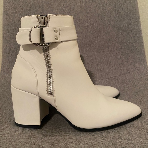 White STEVEN by Steve Madden booties - Picture 5 of 12